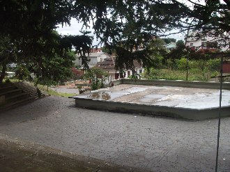 Foto da entrada do Auditrio Nossas Razes